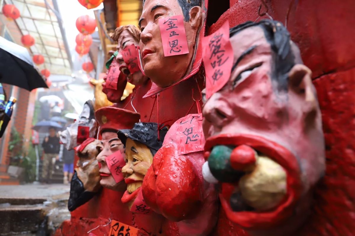 残念ながら雨だったけど
行きたかった九份へ！(*ﾟ▽ﾟ)
バスで行ったけど...