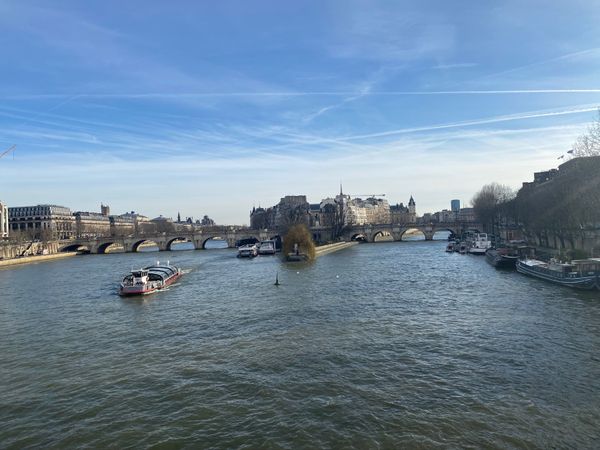 フランス・パリ「1人旅　フランス　パリ」の写真：すごいオシャレな街🇫🇷

#海外好きな人...