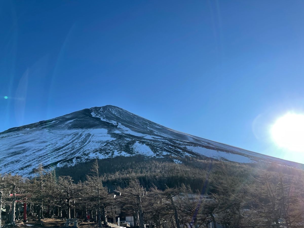 富士山5合目で初詣ができた 笑
めっちゃ人いない、そしてめっちゃ寒い🥶🥶🥶...