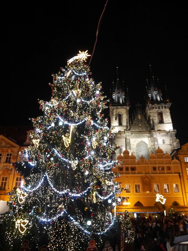 チェコ共和国・プラハ「チェコ・プラハ　クリスマス旅」の写真：クリスマスのプラハは素敵です。
もちろん...