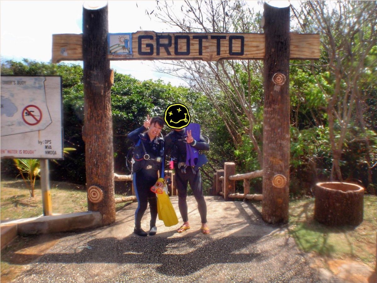 8th Mar. 2012 pic📷

in Grotto🪨
(穴って意味...