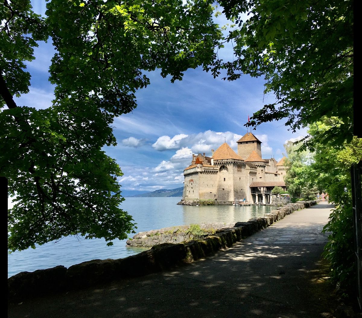 スイスはレマン湖の辺り大好きなシヨン城、3度目に本格的な撮影旅行でした📷😊