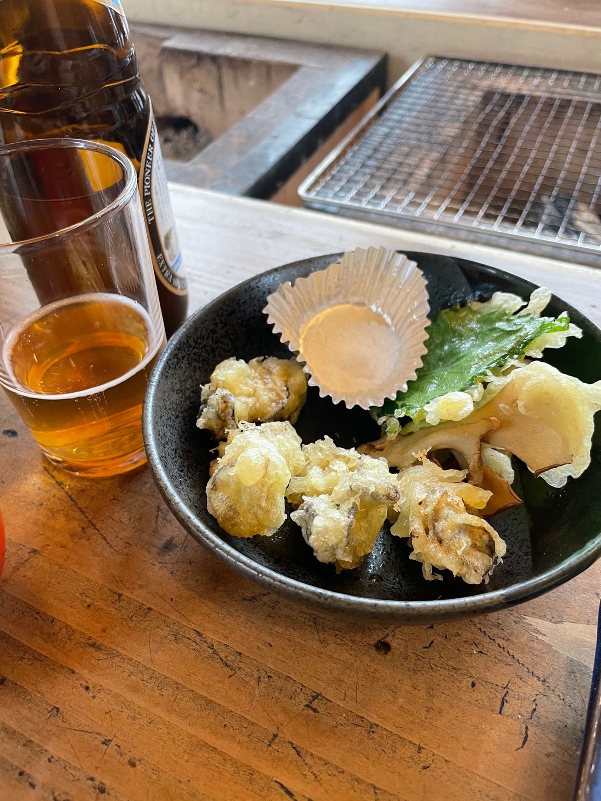 初日の昼は穴水で焼き牡蠣🦪
#CoastTableさん
自分で炭火でじっく...