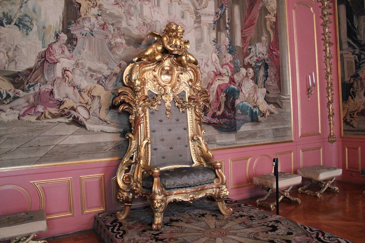 @Stockholm slott②

内部見学もできました。絢爛豪華な装飾...