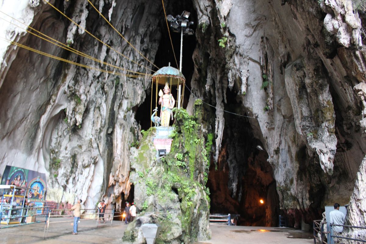 @Batu Caves②

階段を登り切るとこんな感じ
ここで行われるヒン...