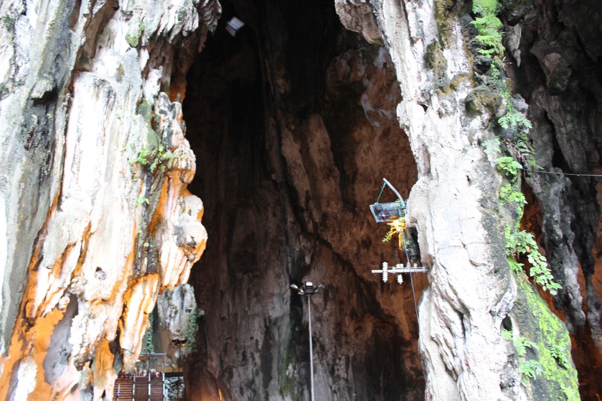 @Batu Caves②

階段を登り切るとこんな感じ
ここで行われるヒン...