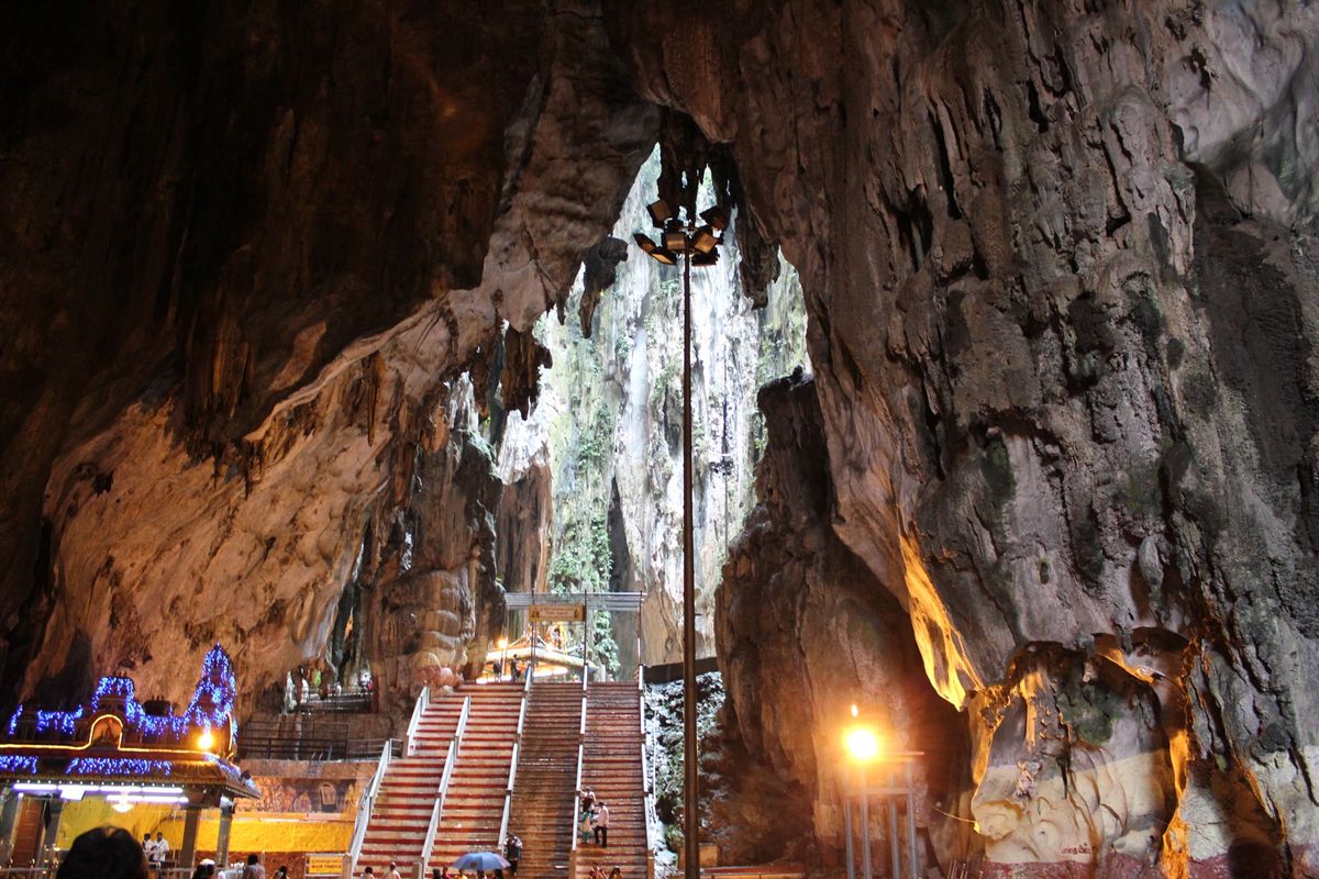 @Batu Caves②

階段を登り切るとこんな感じ
ここで行われるヒン...