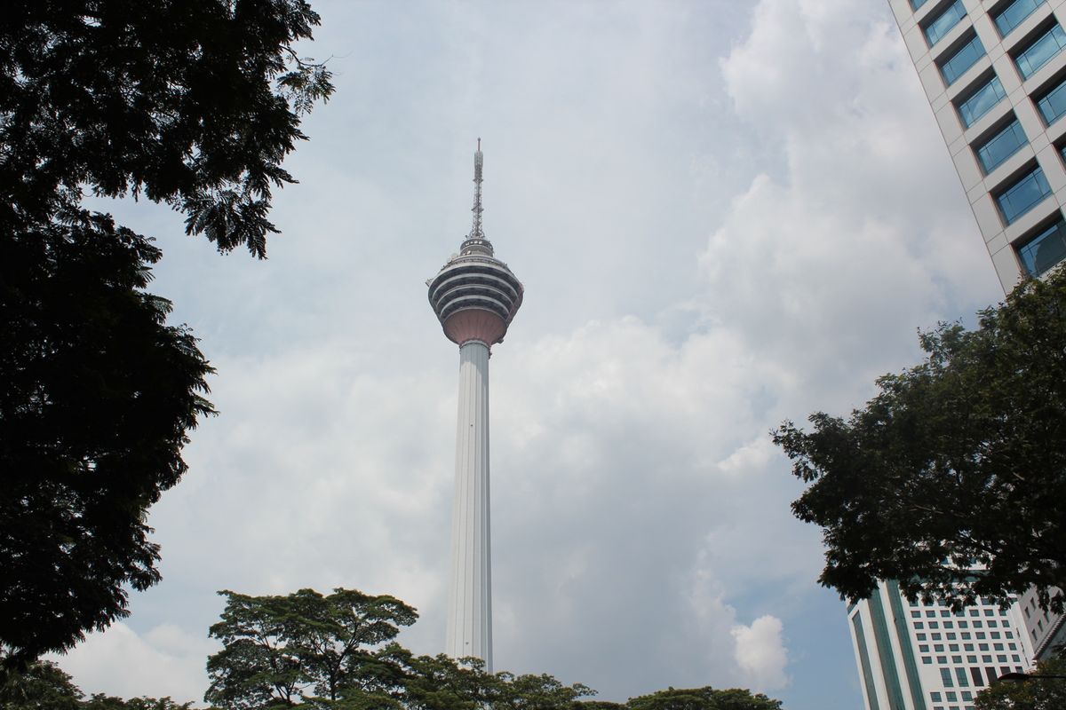 少し遠目からのKLタワー🗼