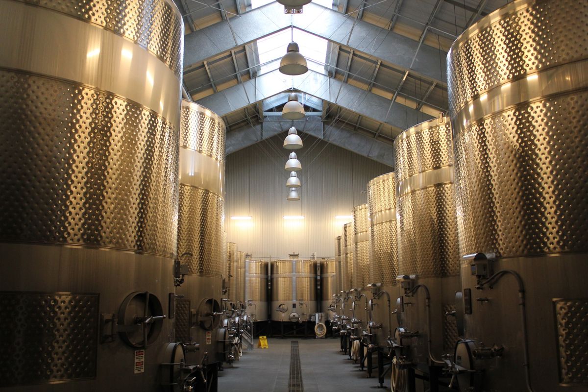@Robert Mondavi

3軒目にもなると酔いが回ってきたのか、テ...