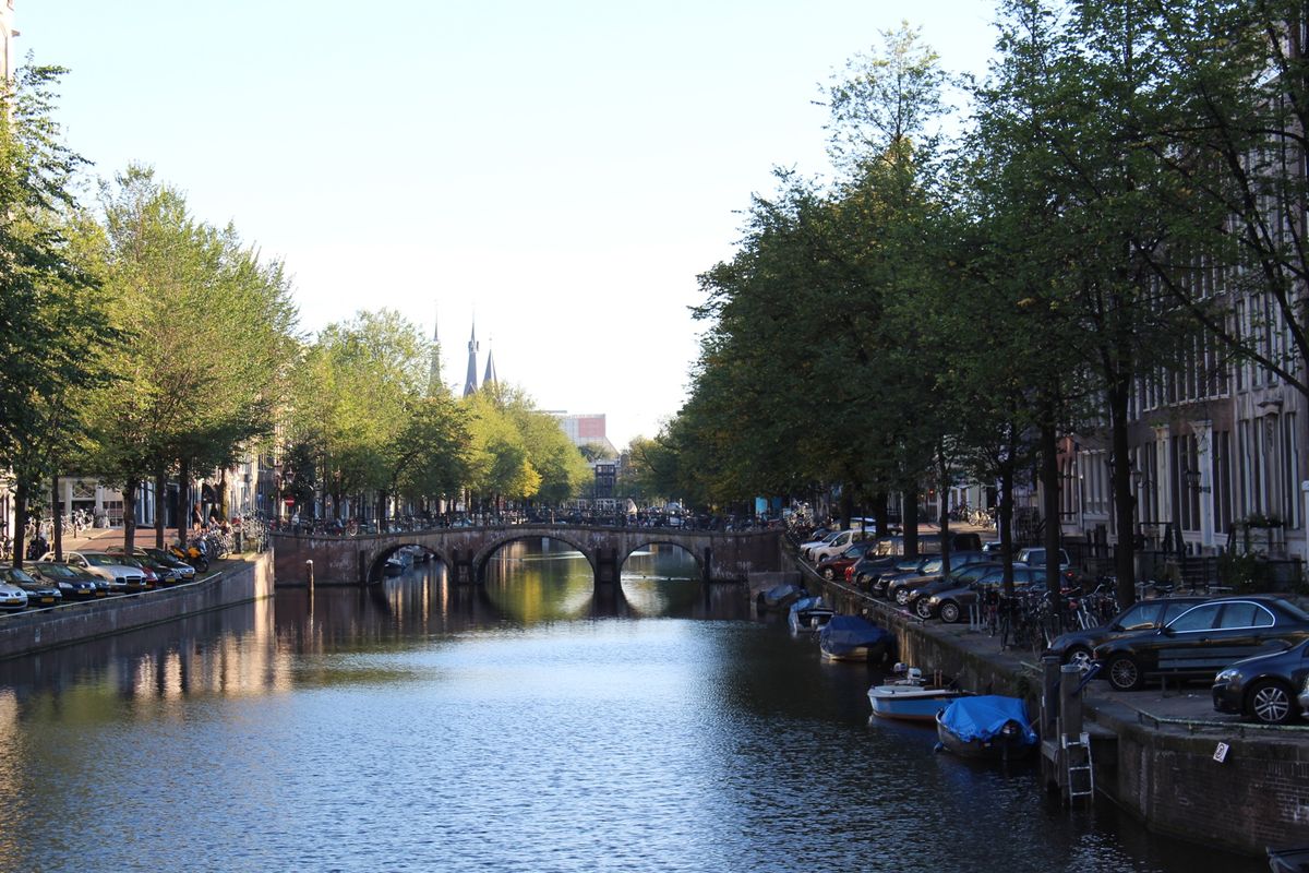 アムステルダムは運河の街
ボートハウスも点在してました‼️