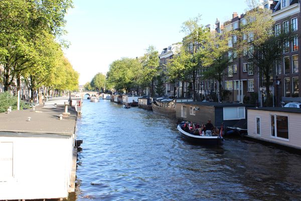 オランダ・アムステルダム「2013：ESMO@Amsterdam」の写真：アムステルダムは水運の街①

1枚目：こ...