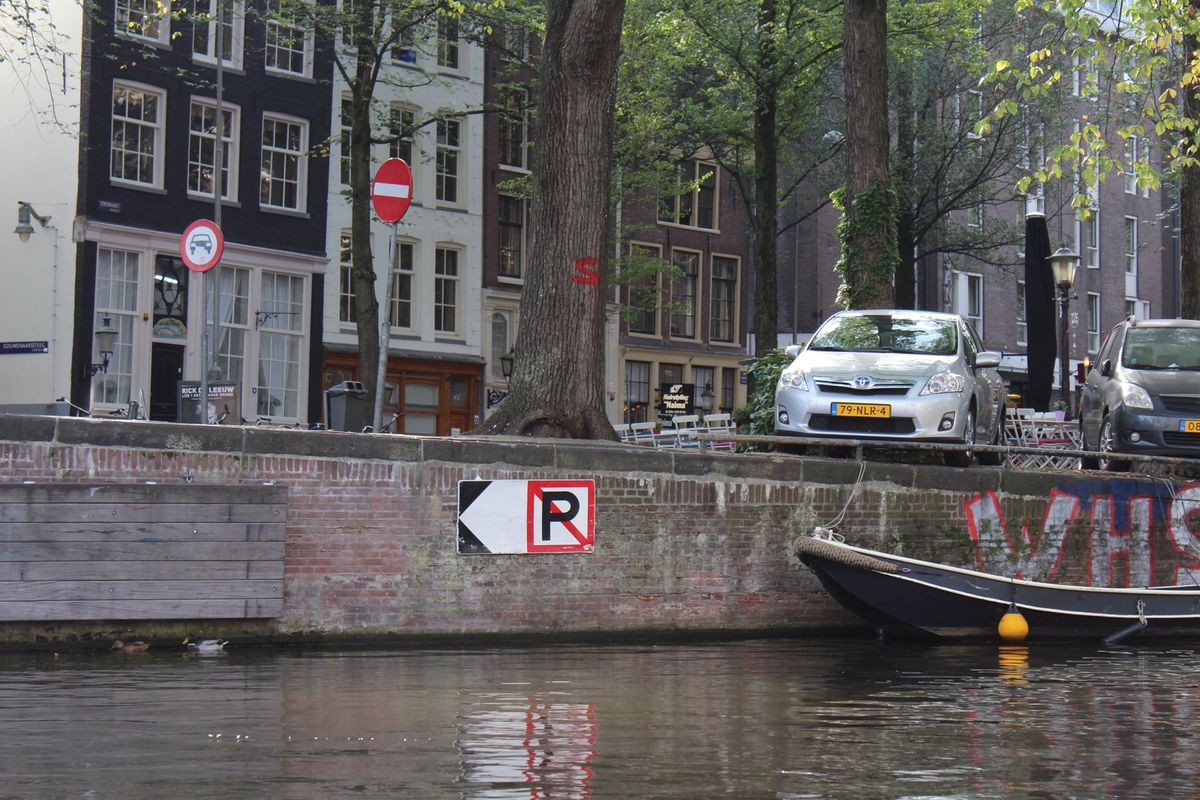 @運河クルーズ②

1枚目：こんな狭いところもグングン進んで行きました🚤
...