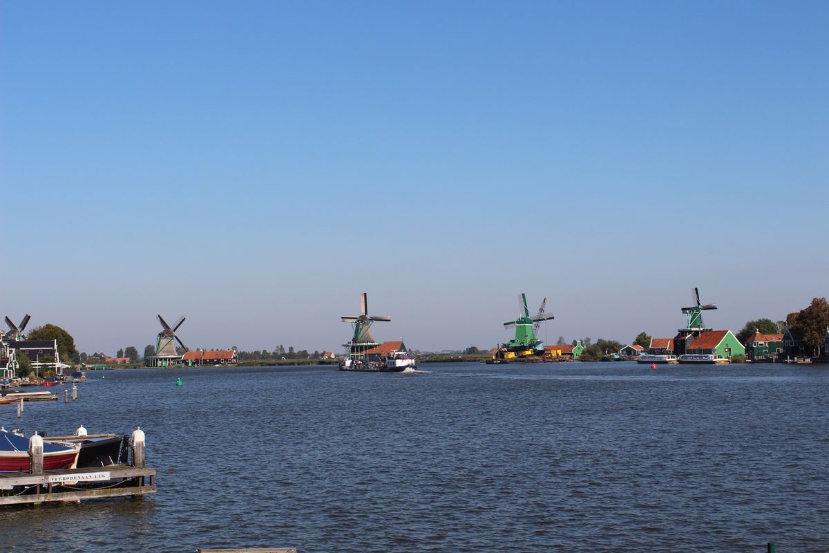 @Zaanse Schans②

近づいてきました‼️
少し離れて、これく...