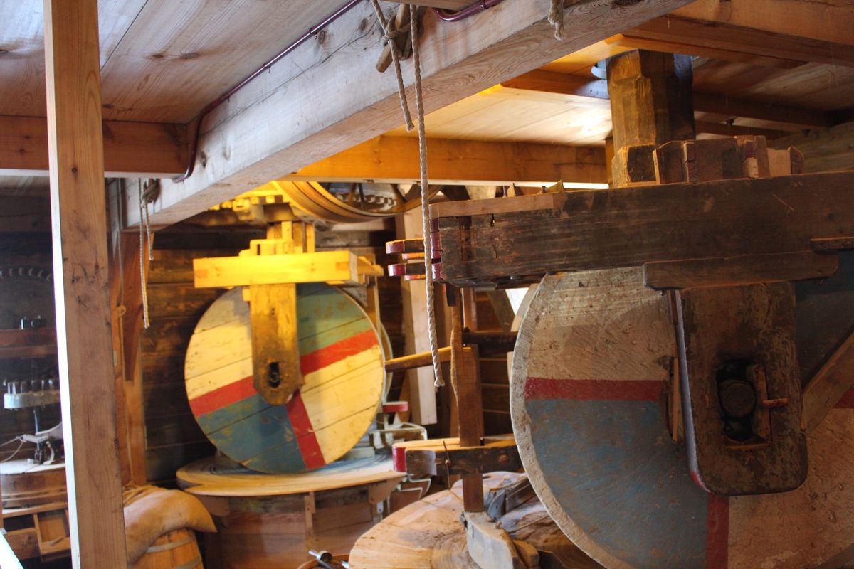 @Zaanse Schans③

風車村はキレイに整備されていて、風車内部...