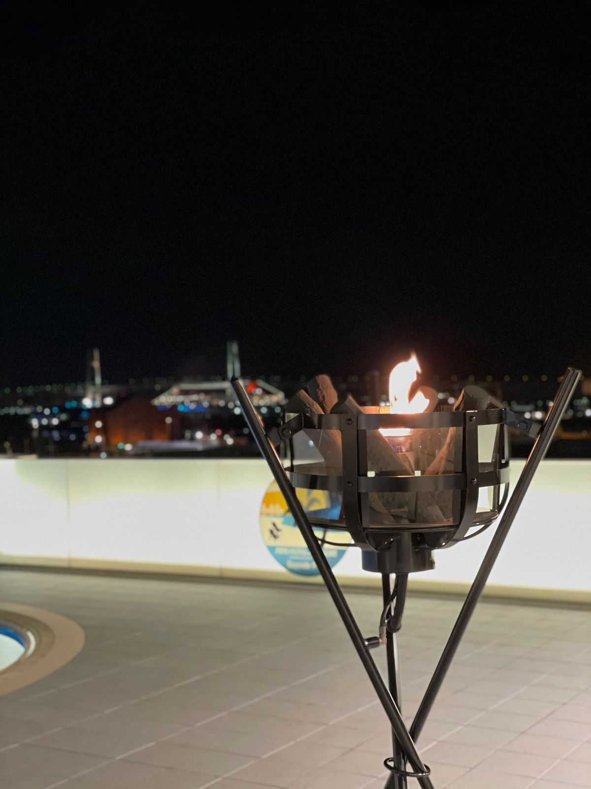 4000円で泊まれるアパホテル&リゾート。
プールもあって、これで4000...