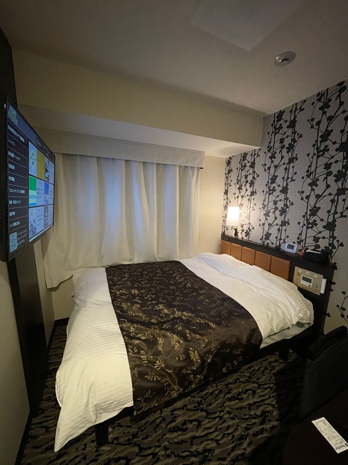 4000円で泊まれるアパホテル&リゾート。
プールもあって、これで4000...