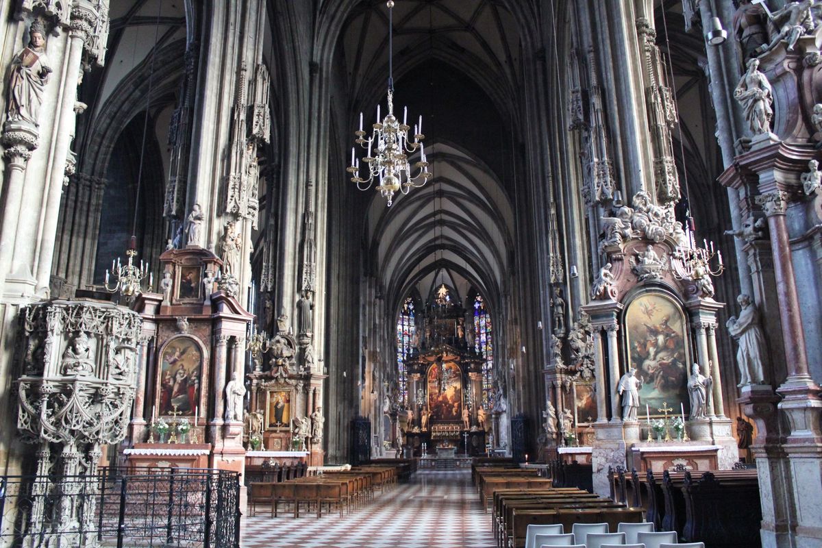 @Stephansdom

シュテファン大聖堂の内部に潜入😆
外見同様に、...