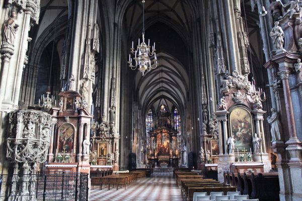 ドイツ・ハイデルベルク「2012：ESMO@Vienna」の写真：@Stephansdom

シュテファン...