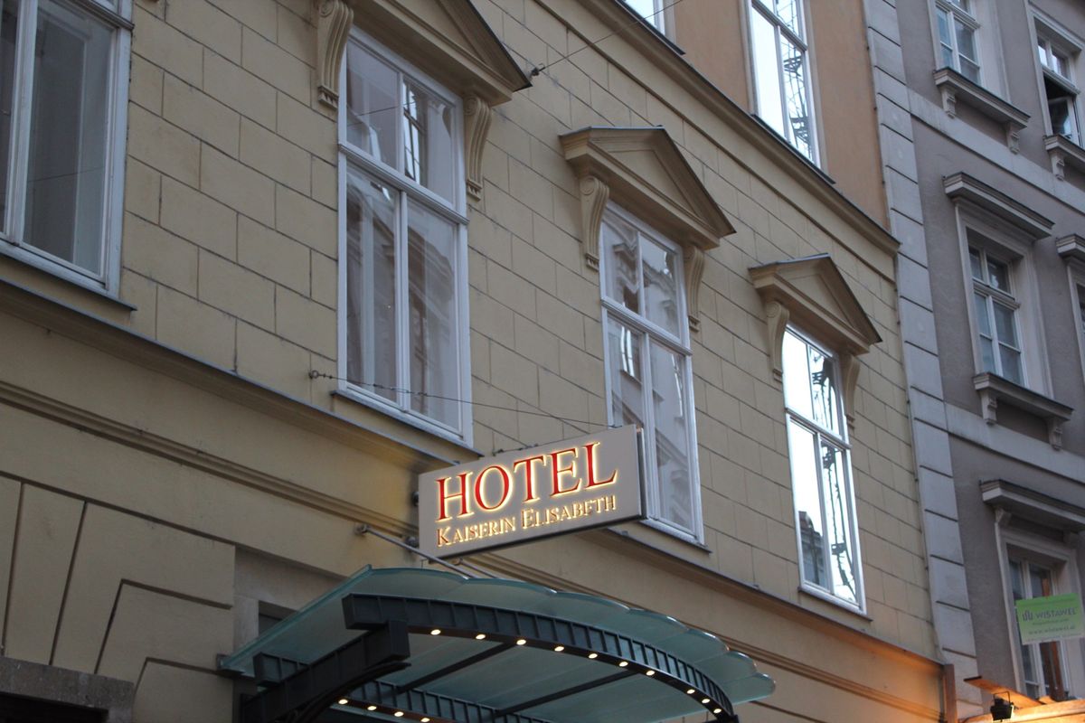 @HOTEL Kaiserin Elisabeth

今回宿泊のホテル🏨
...