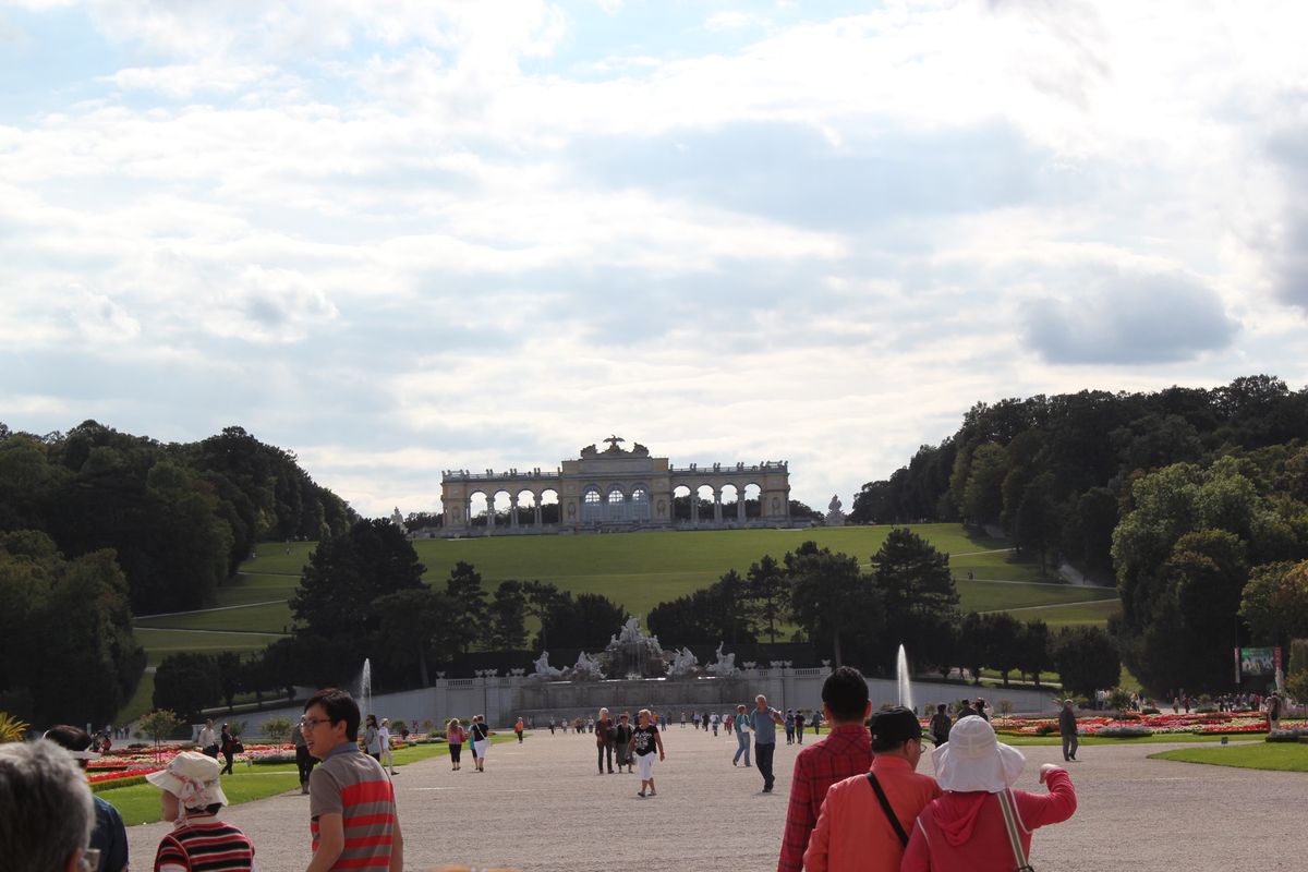 @Schloss Schonbrunn②

この建造物はグロリエッテ。戦勝...
