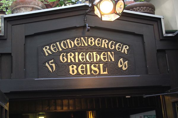 ドイツ・ハイデルベルク「2012：ESMO@Vienna」の写真：@Griechenbeisl①

ここは...