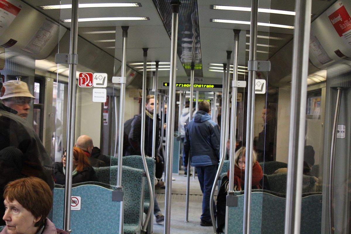 ベルリンの電車🚆

駅も電車もキレイで、安心して乗車できました😊