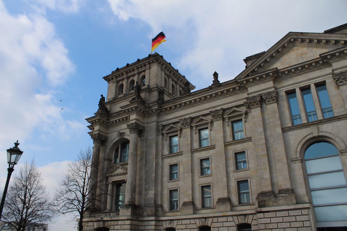 @ドイツ連邦議会議事堂

到着してランチを取った後、会議参加者はバスに拉致...