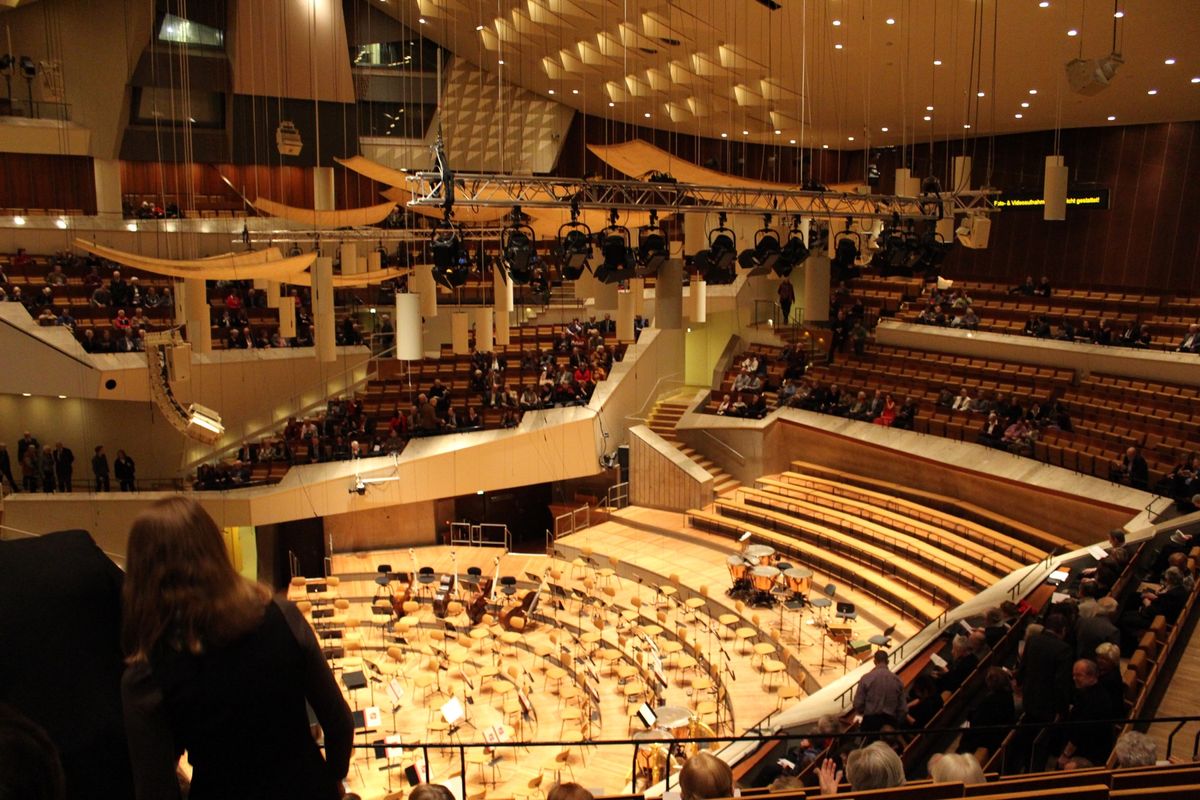 @Berliner Philharmonie

せっかくの機会なので睡魔と...