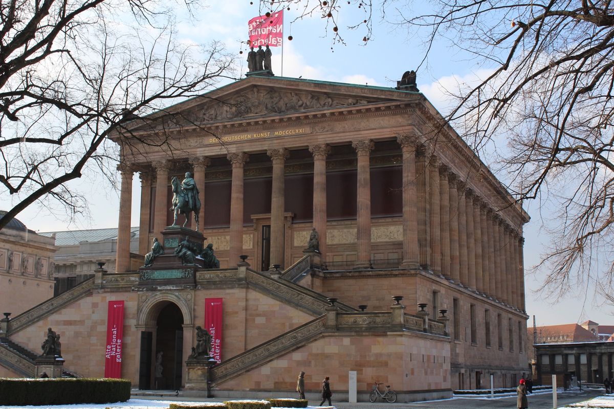 @Pergamon museum

ペルガモン博物館はシュプレー川の中洲に...