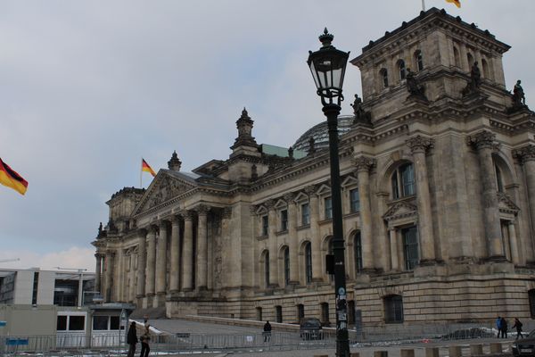 ドイツ・ベルリン「2013：EAN@Berlin」の写真：@ドイツ連邦議会議事堂

到着してランチ...