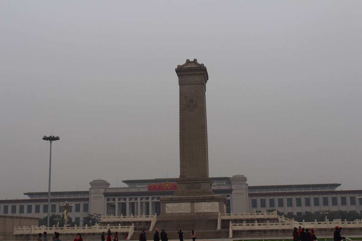 初の中国🇨🇳

1枚目：曇っているようにも見えますが、ガイド曰く、PM2....