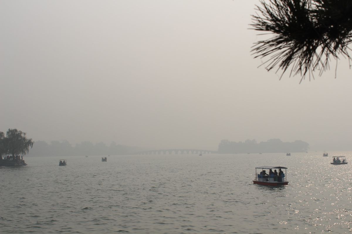 @頤和園③

これは人工湖の昆明湖。頤和園のメインの一つ‼️
ですが、PM...
