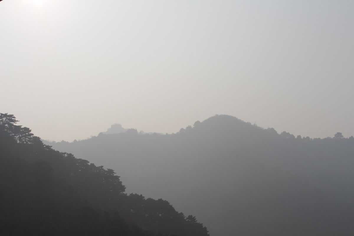 @幕田峪長城②

まずはリフトで万里の長城を目指します🛗
遠くにPM2.5...