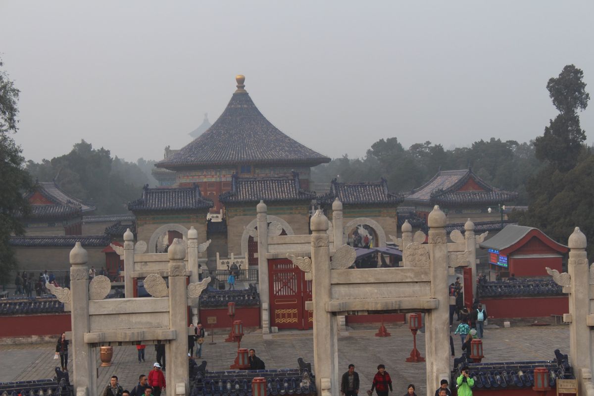 @天壇②

圜丘壇(えんきゅうだん)
ここで皇帝が天を祭るための儀式を行っ...