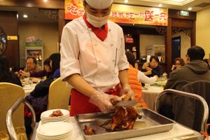夕食は北京なので、北京ダック🦤をいただきました。
お店の名前は記憶にないけ...