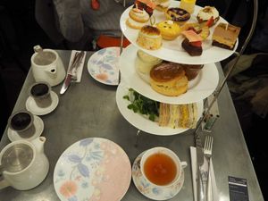 ホームズさんの下宿で階段の数を声に出して数えたら、スタッフさんがクスッと。