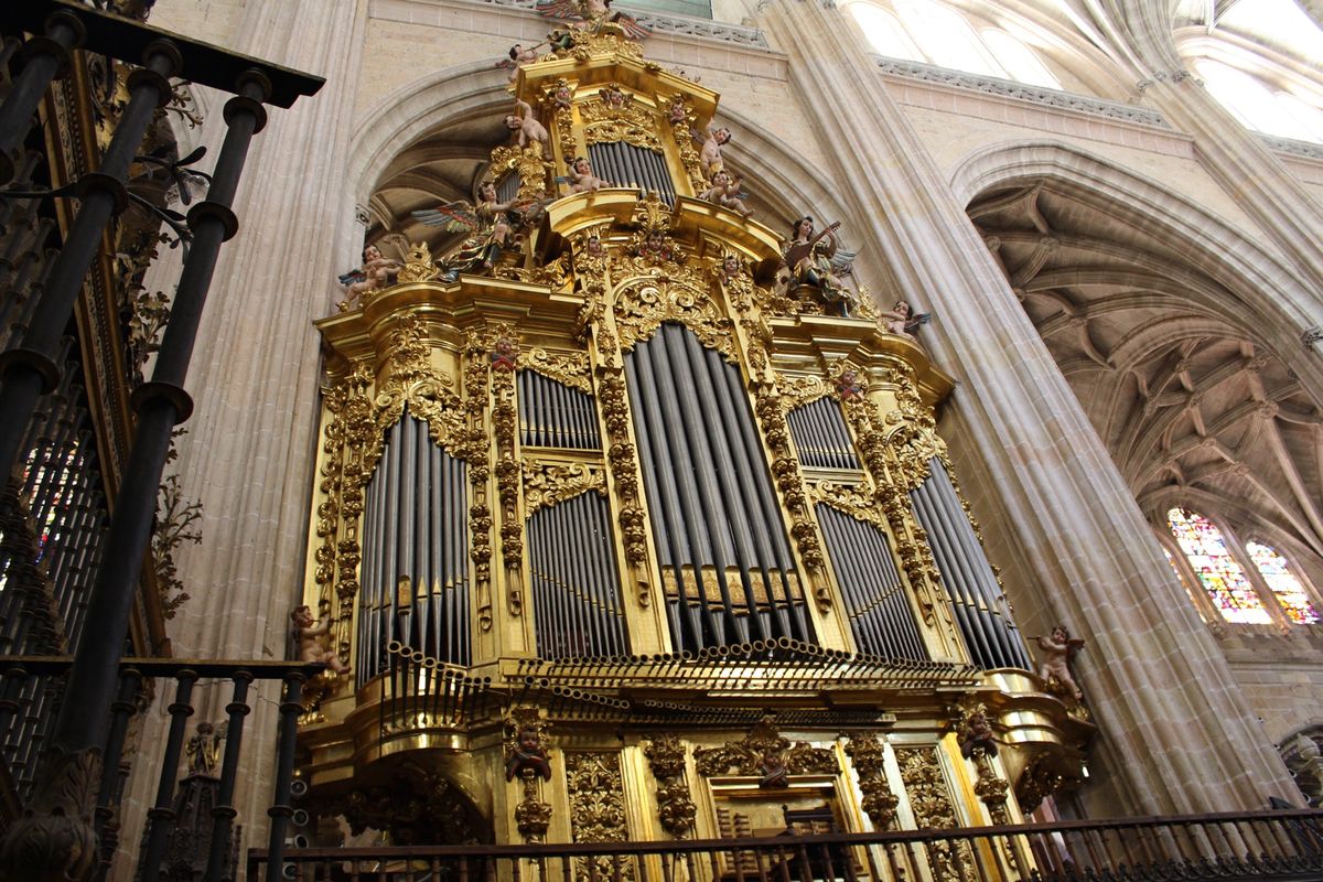 @Catedral de Segovia

セゴビア大聖堂
1768年に完...