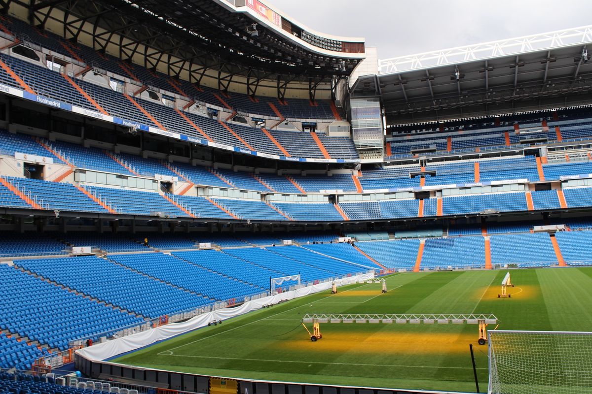 @Estadio Santiago Bernabeu⑥

対面まで回り込ん...