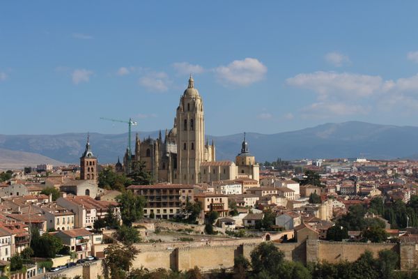 スペイン・マドリード「2014：ESMO@Madrid」の写真：アルカサスからセゴビア大聖堂を見た写真📷...
