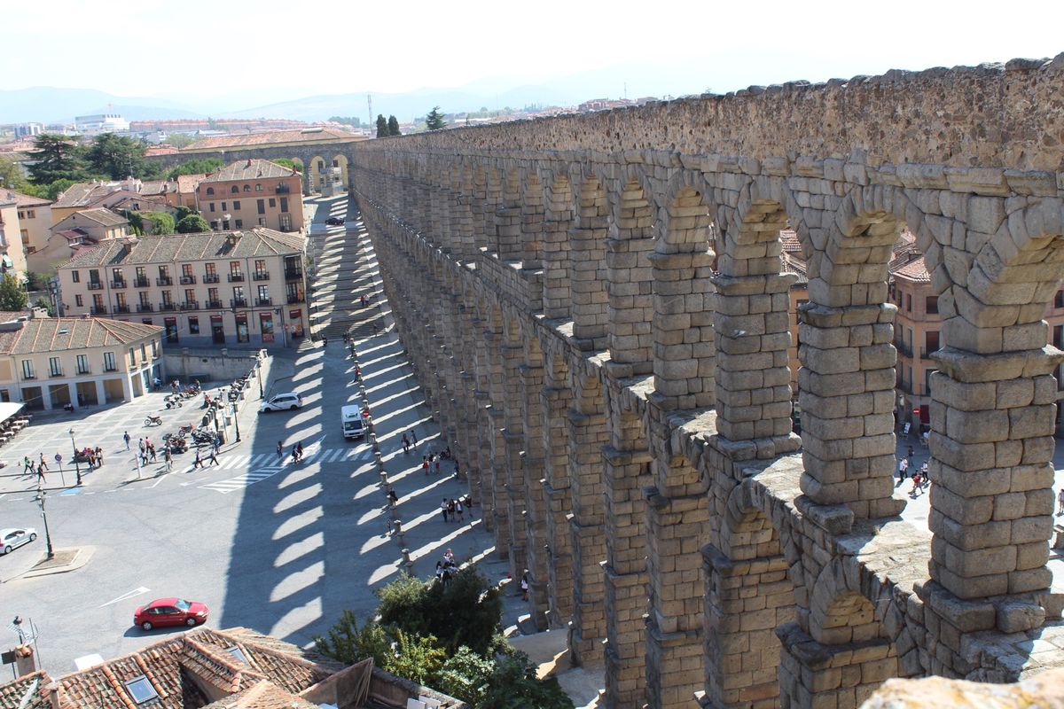 @Segovia③

セゴビアの水道橋は古代ローマの紀元1世紀頃に造られた...