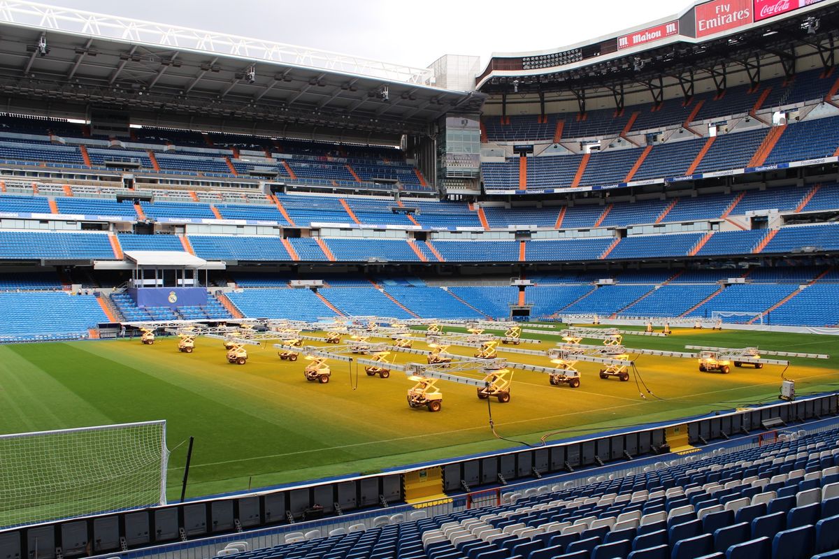 @Estadio Santiago Bernabeu⑤

だいぶ下まで降り...