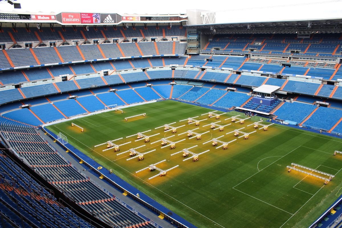 @Estadio Santiago Bernabeu②

まずは階段をひた...