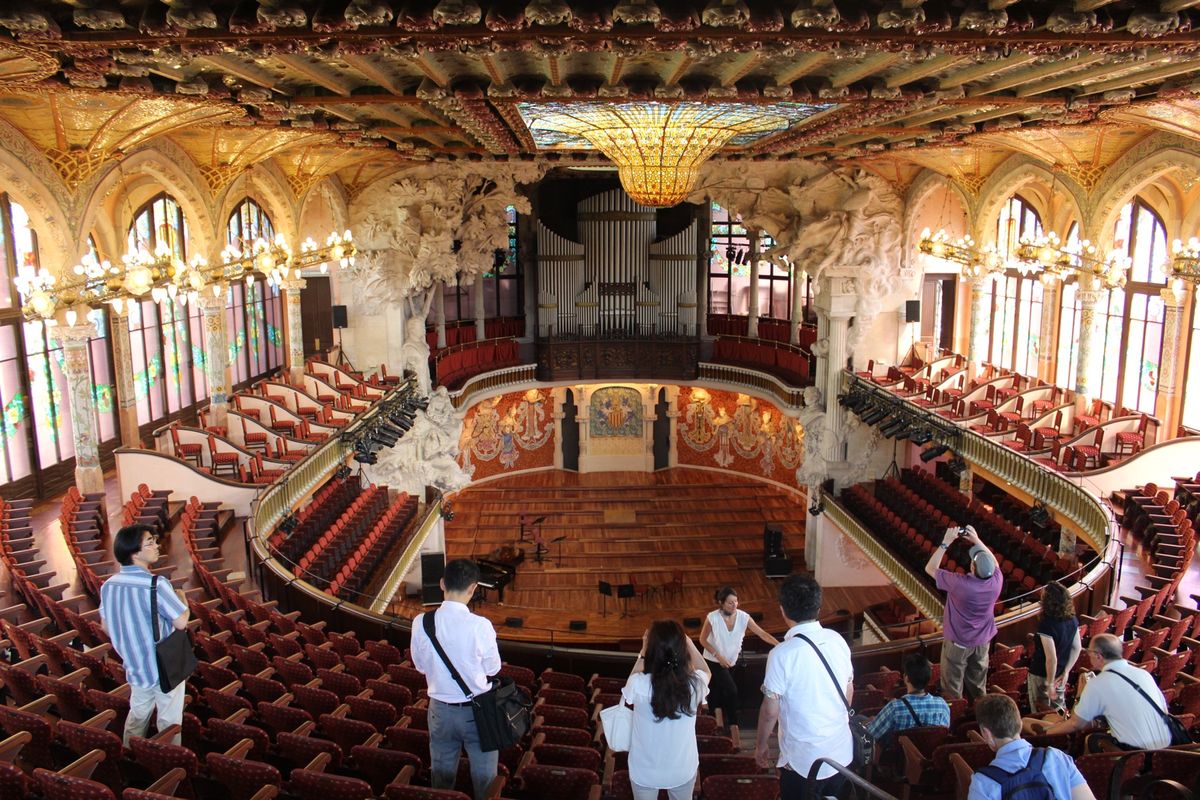 @Palau de la Musica Catalana③

見学ツアーで...