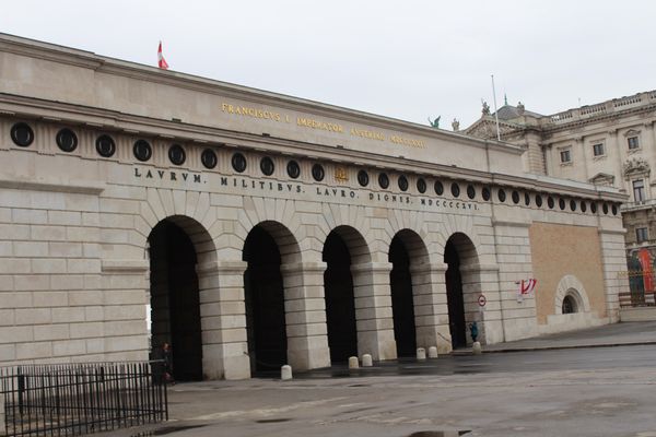 オーストリア・ウィーン「2015：ESMO@Vienna」の写真：@Outer Castle Gate

...