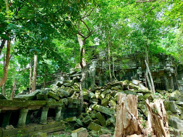 カンボジア・シェムリアップ「カンボジア」の写真：ベン・メリア遺跡