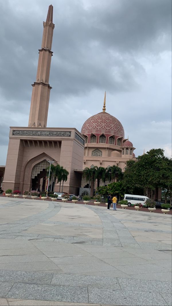 マレーシア「マレーシア🇲🇾」の写真：ピンクモスク！
礼拝の時間に被ってしまっ...