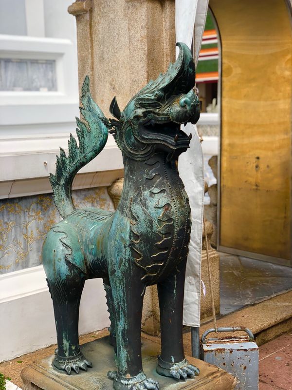 タイ・バンコク「Bangkok」の写真：ボートに乗って寺院に行った。
初めて虫を...