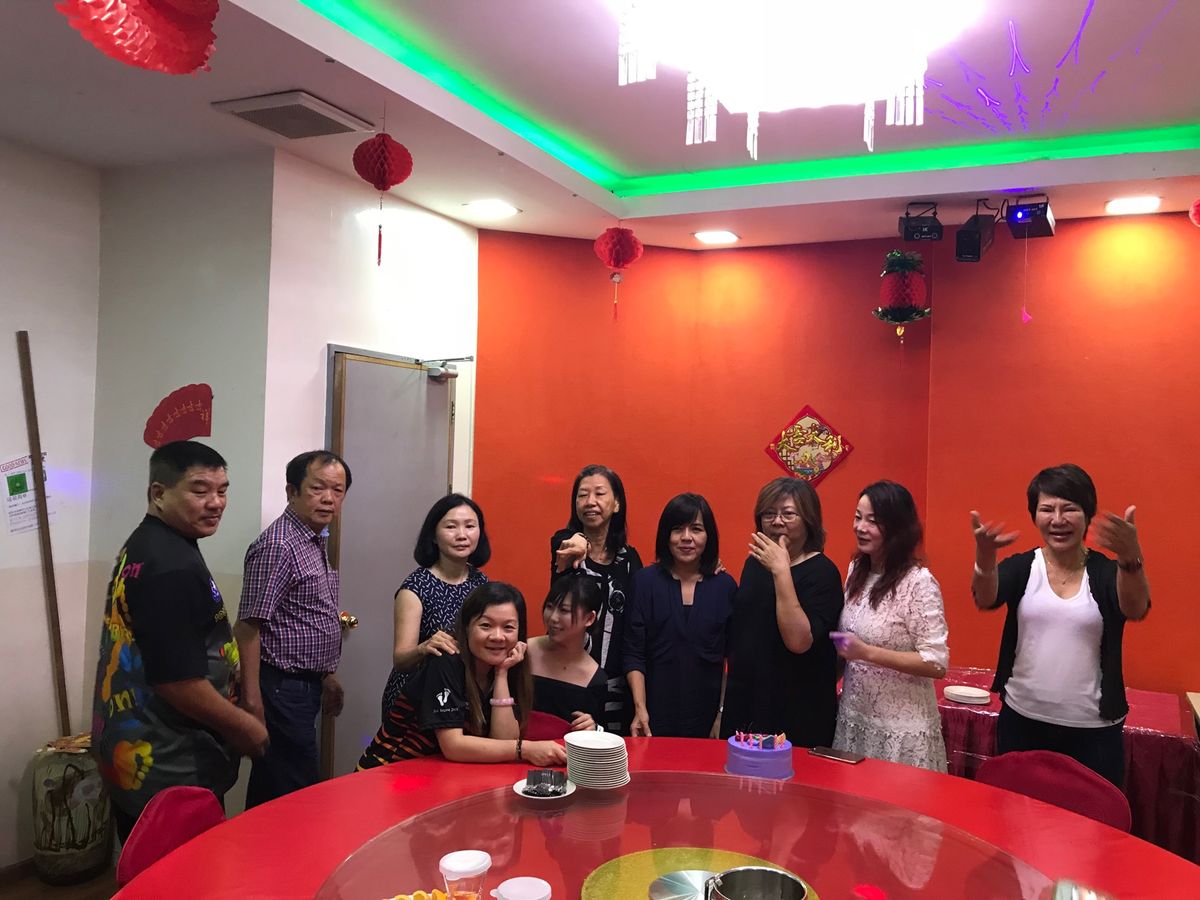 毎朝タンさんが迎えにきてくれてジャングルや華僑の方々の誕生日会に呼んでくれ...