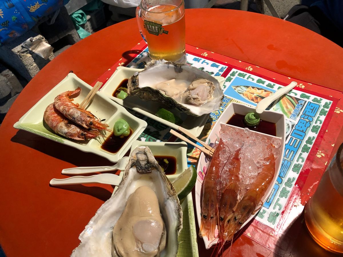 懇丁も謎の屋台がたくさん出ていて、歩くだけで楽しかった。
海もとても綺麗だ...