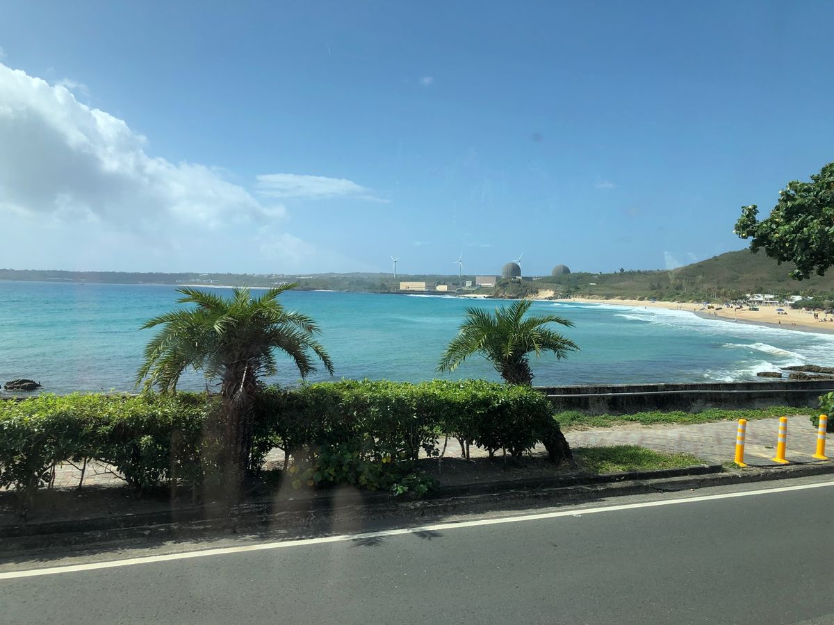 懇丁も謎の屋台がたくさん出ていて、歩くだけで楽しかった。
海もとても綺麗だ...